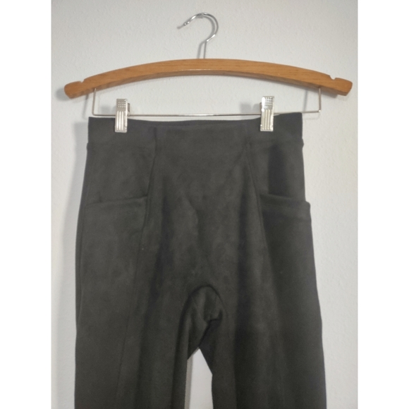 HALARA‎ Women's Suede Leggings - Picture 8 of 11